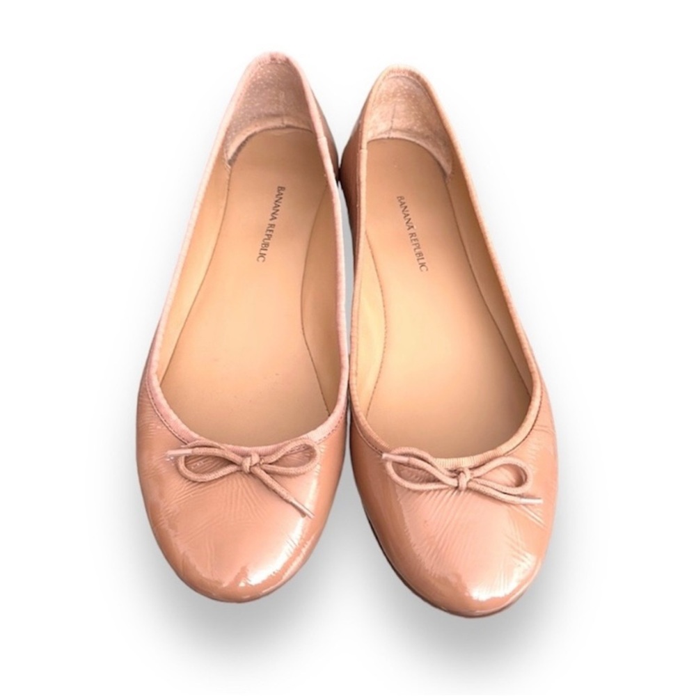 Banana Republic Patent Leather Ballet Flats Beige Nude Tan bow size 8 EUC